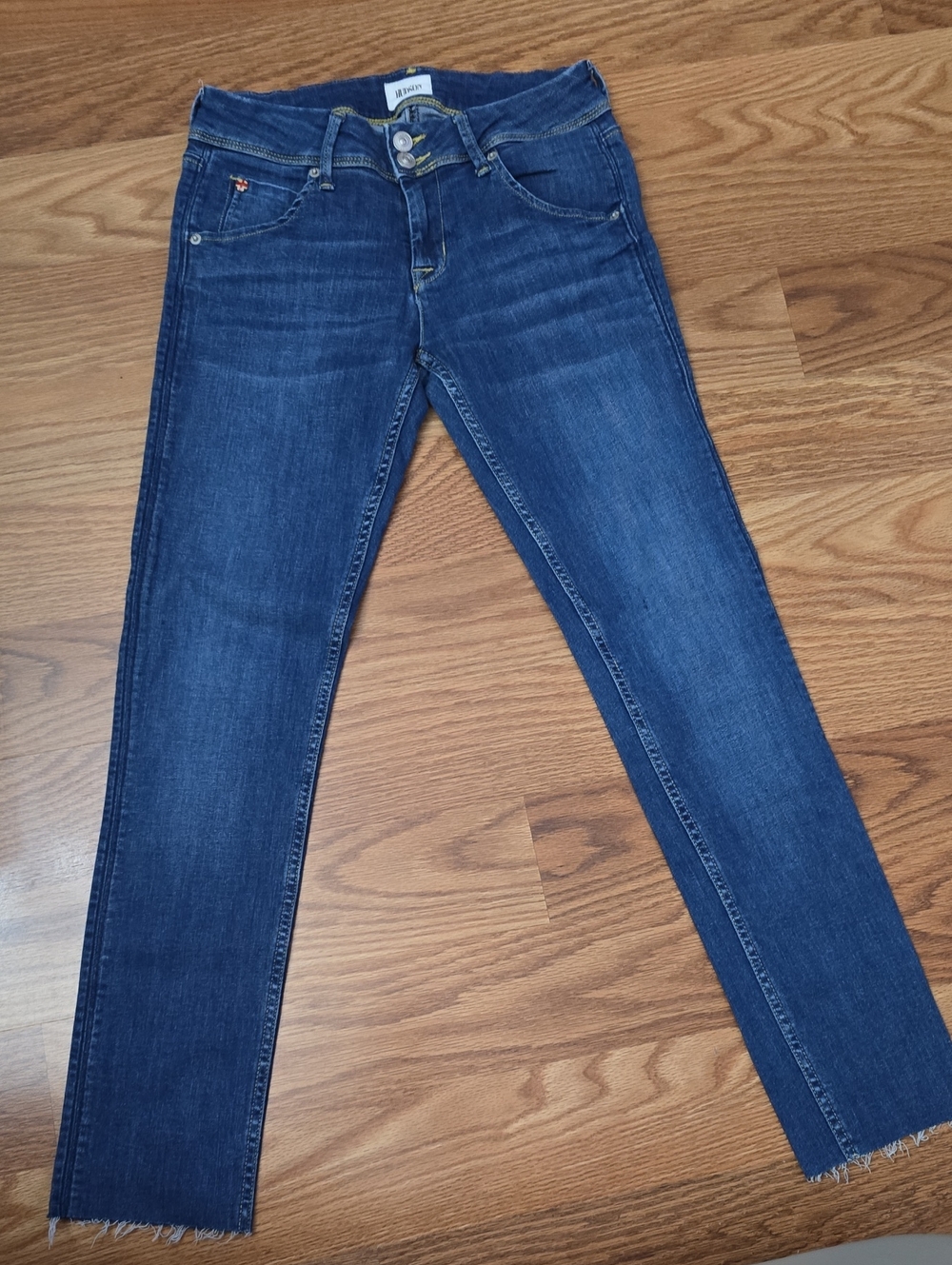 Hudson Women's Skinny Jeans in Dark Blue Wash